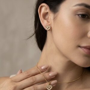 Colar Coração Espirito Santo Cravejado Banhado em Ouro 18k